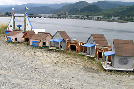 Gold Beach - cat houses