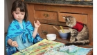 How Maine Coon Kitten Thula Helps Artist Girl With Autism